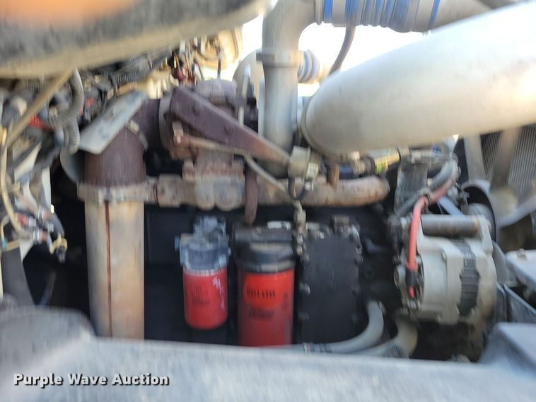 image for item DR8015 2001 Freightliner FL80 water truck