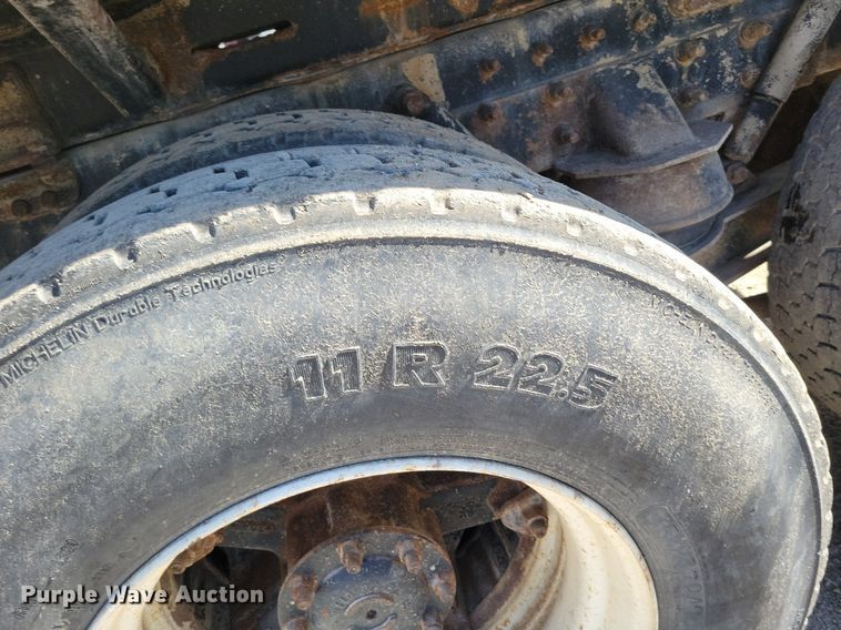 image for item DR8015 2001 Freightliner FL80 water truck