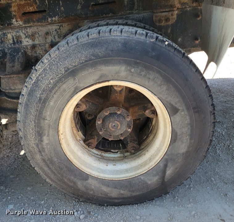 image for item DR8015 2001 Freightliner FL80 water truck