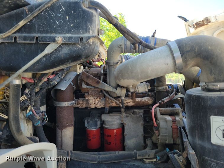 image for item DR8016 2001 Freightliner  FL80 water truck