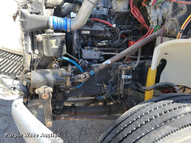 image for item DR8016 2001 Freightliner  FL80 water truck