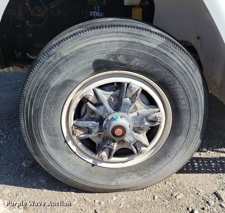 image for item DR8016 2001 Freightliner  FL80 water truck