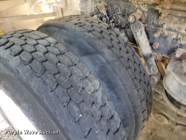 image for item DR8016 2001 Freightliner  FL80 water truck