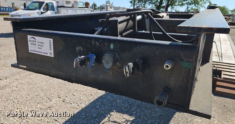 image for item DR8591 2006 Kalyn Siebert lowboy equipment trailer