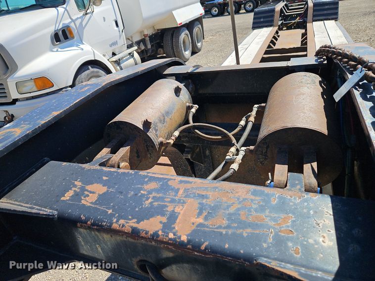 image for item DR8591 2006 Kalyn Siebert lowboy equipment trailer