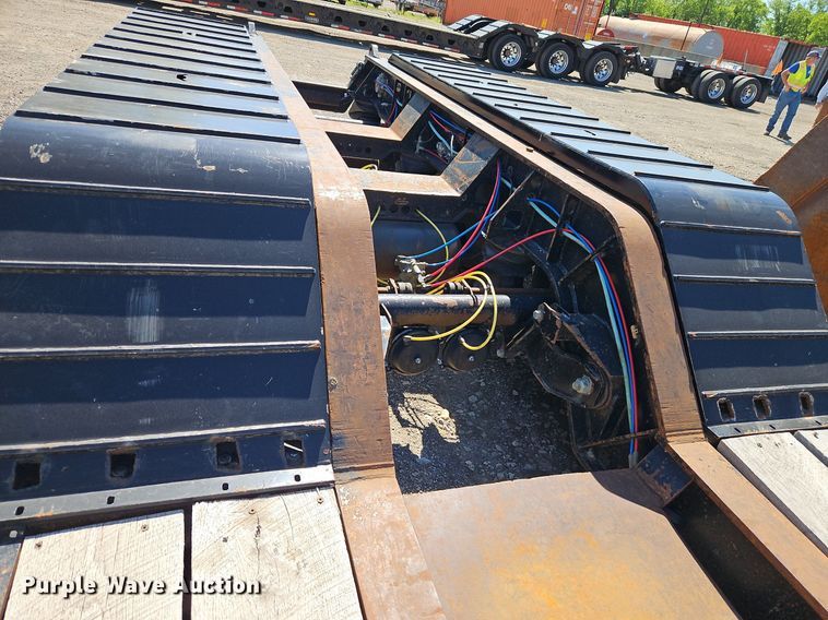 image for item DR8591 2006 Kalyn Siebert lowboy equipment trailer