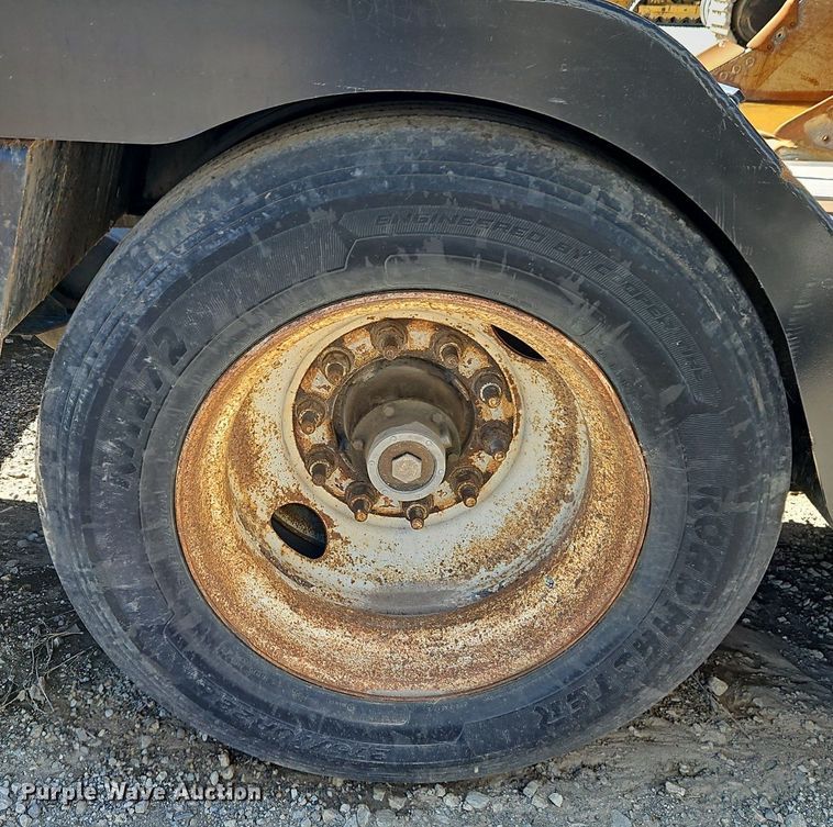 image for item DR8591 2006 Kalyn Siebert lowboy equipment trailer