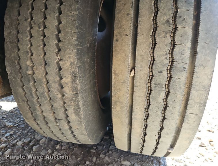 image for item DR8591 2006 Kalyn Siebert lowboy equipment trailer