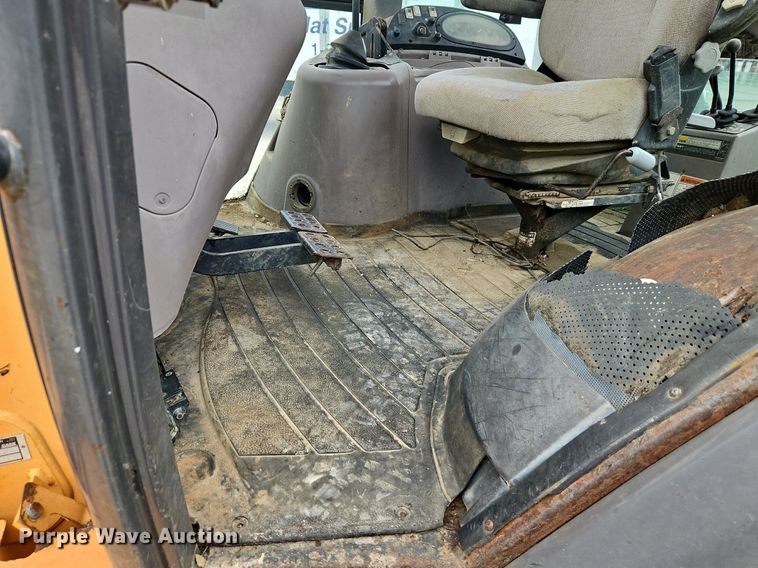 image for item DR8666 2004 Case 580 Super M backhoe