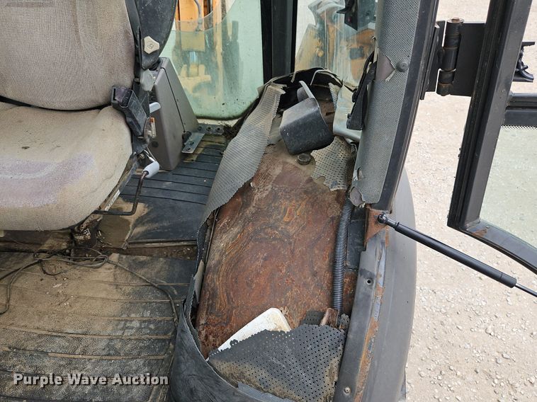 image for item DR8666 2004 Case 580 Super M backhoe