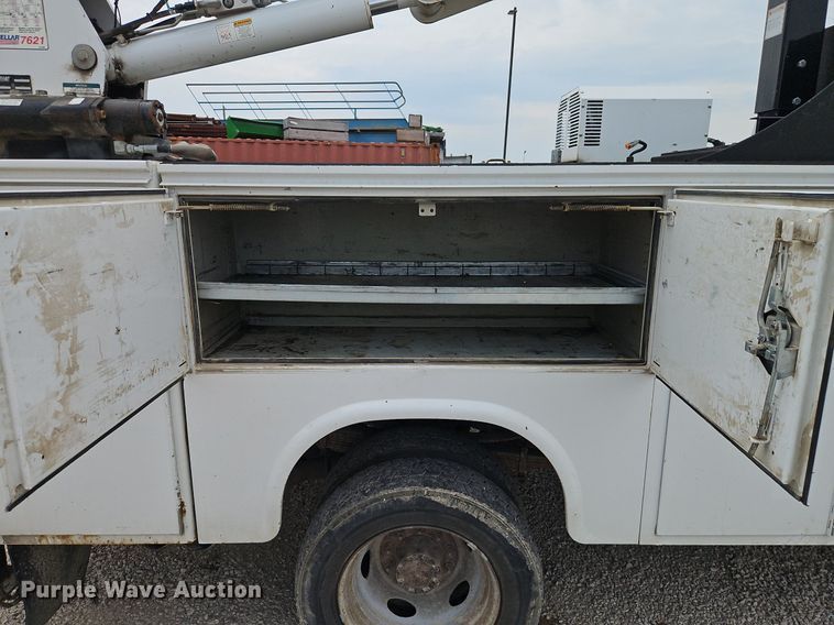 image for item DR8668 2012 Ford  F550 XL Super Duty utility / service truck