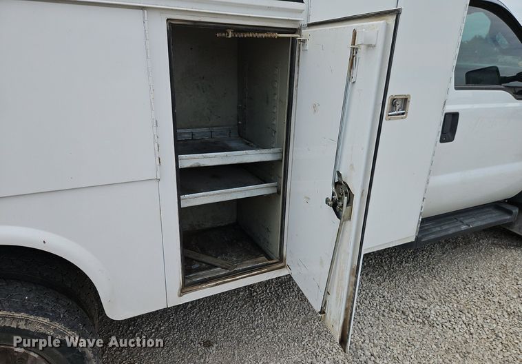 image for item DR8668 2012 Ford  F550 XL Super Duty utility / service truck