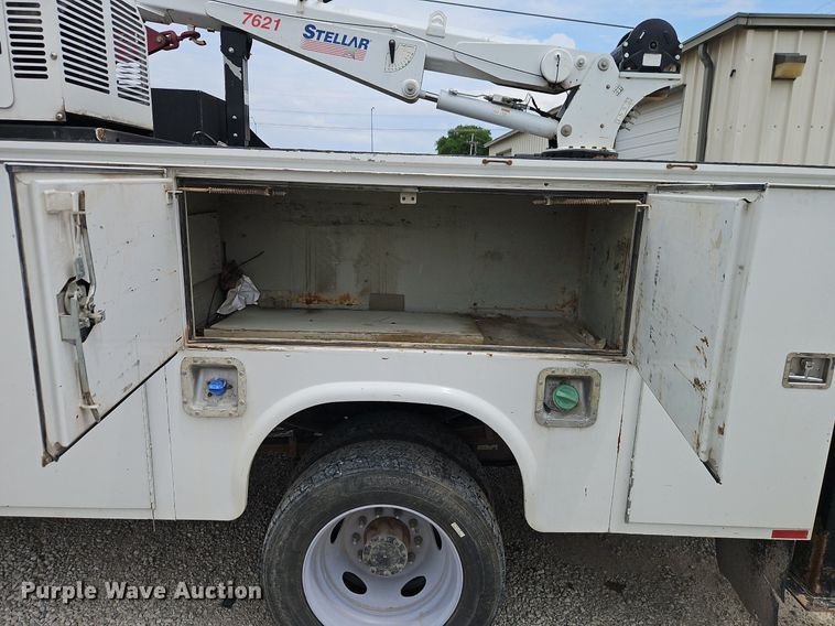 image for item DR8668 2012 Ford  F550 XL Super Duty utility / service truck