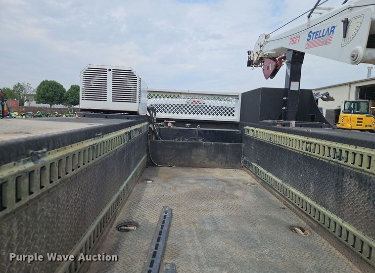 image for item DR8668 2012 Ford  F550 XL Super Duty utility / service truck