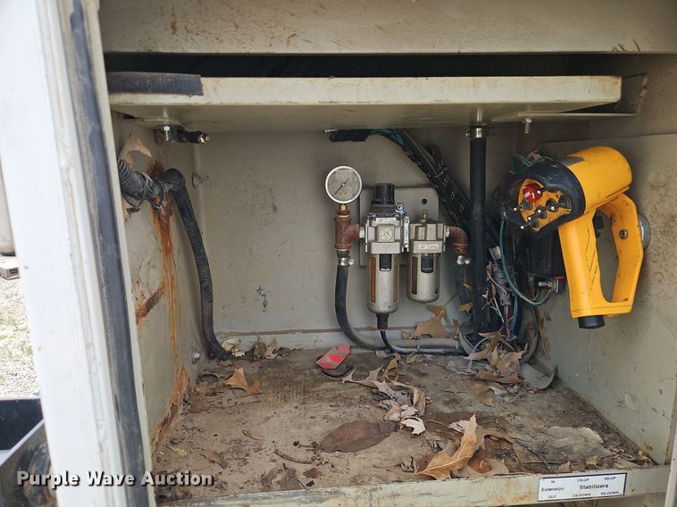 image for item DR8668 2012 Ford  F550 XL Super Duty utility / service truck