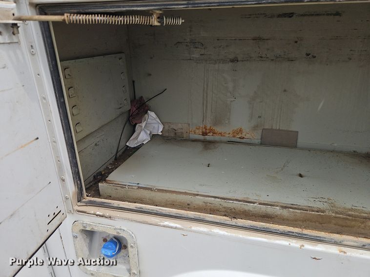 image for item DR8668 2012 Ford  F550 XL Super Duty utility / service truck