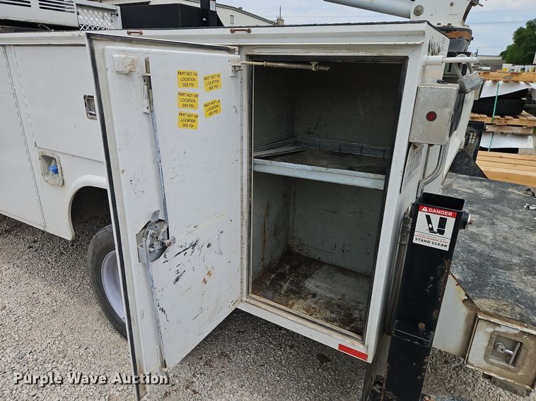 image for item DR8668 2012 Ford  F550 XL Super Duty utility / service truck