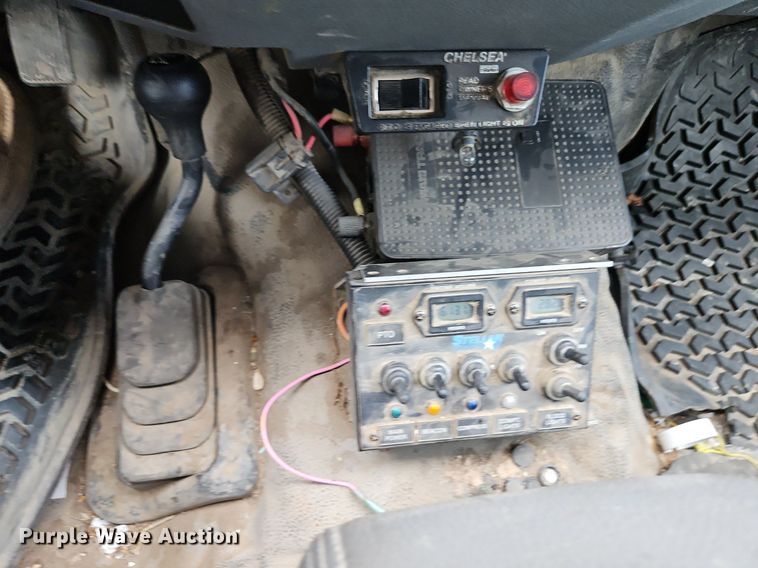 image for item DR8668 2012 Ford  F550 XL Super Duty utility / service truck