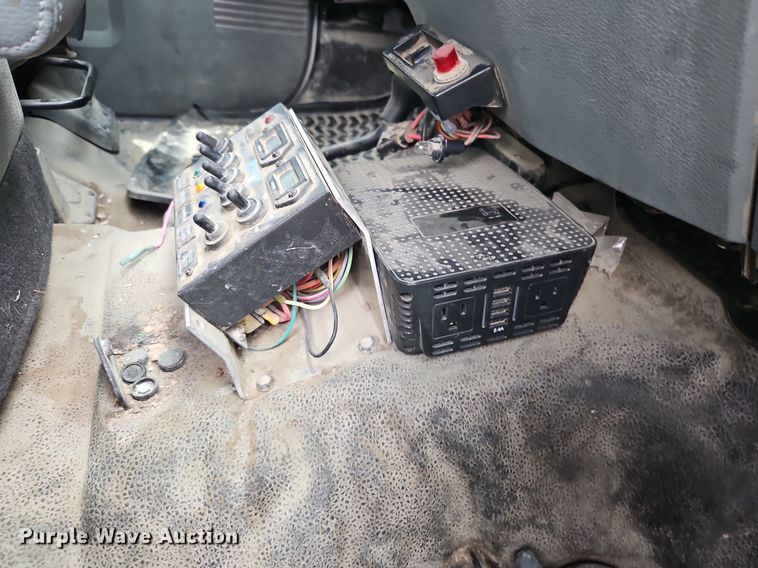 image for item DR8668 2012 Ford  F550 XL Super Duty utility / service truck