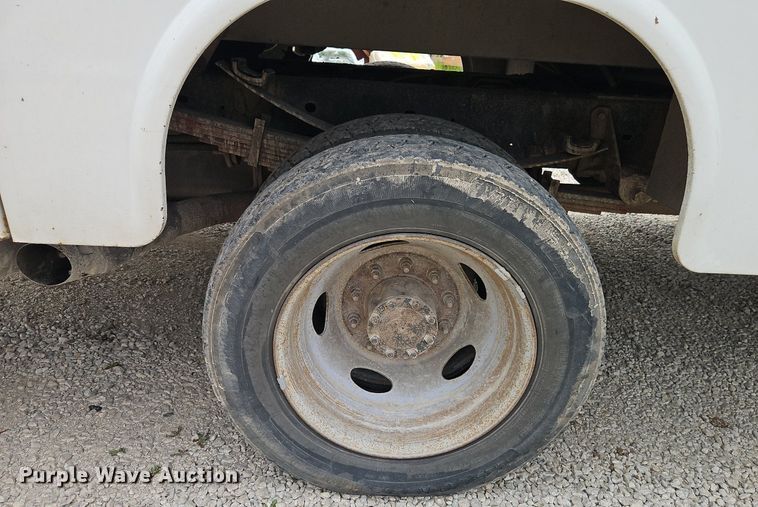 image for item DR8668 2012 Ford  F550 XL Super Duty utility / service truck