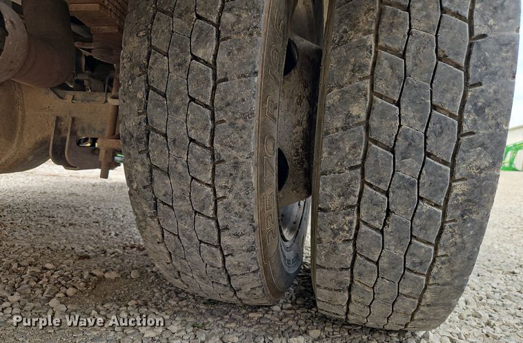 image for item DR8668 2012 Ford  F550 XL Super Duty utility / service truck