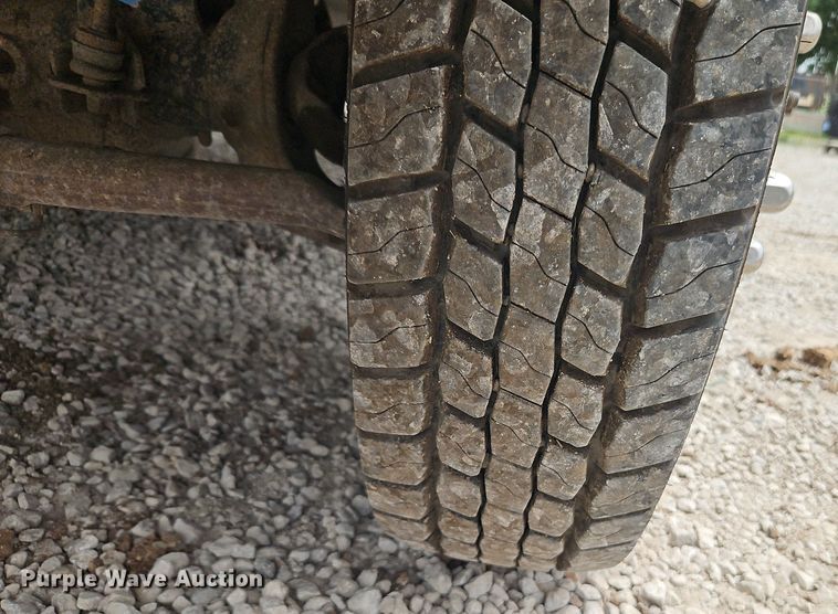 image for item DR8668 2012 Ford  F550 XL Super Duty utility / service truck