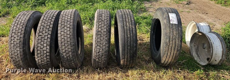 image for item DR8669 (6) 295/75R22.5 tires