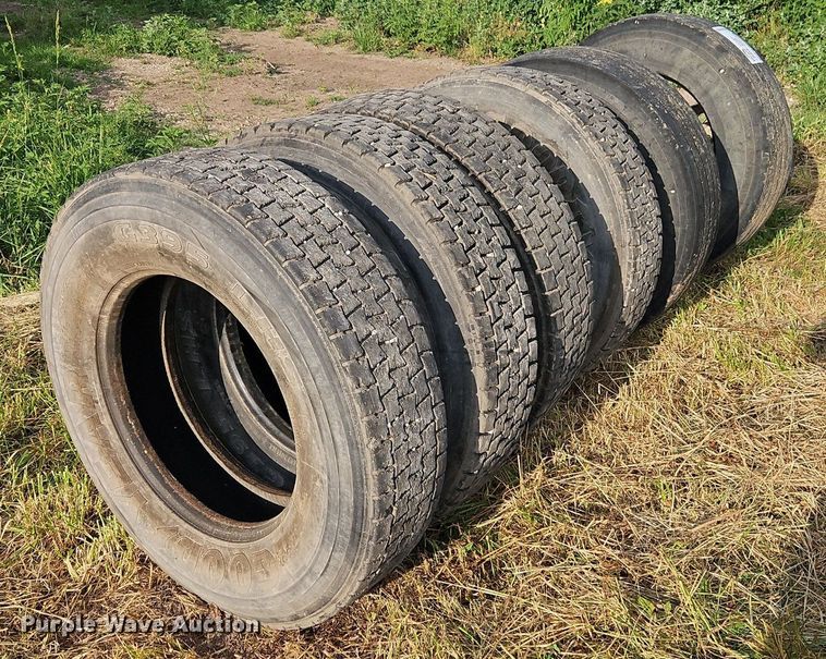 image for item DR8669 (6) 295/75R22.5 tires