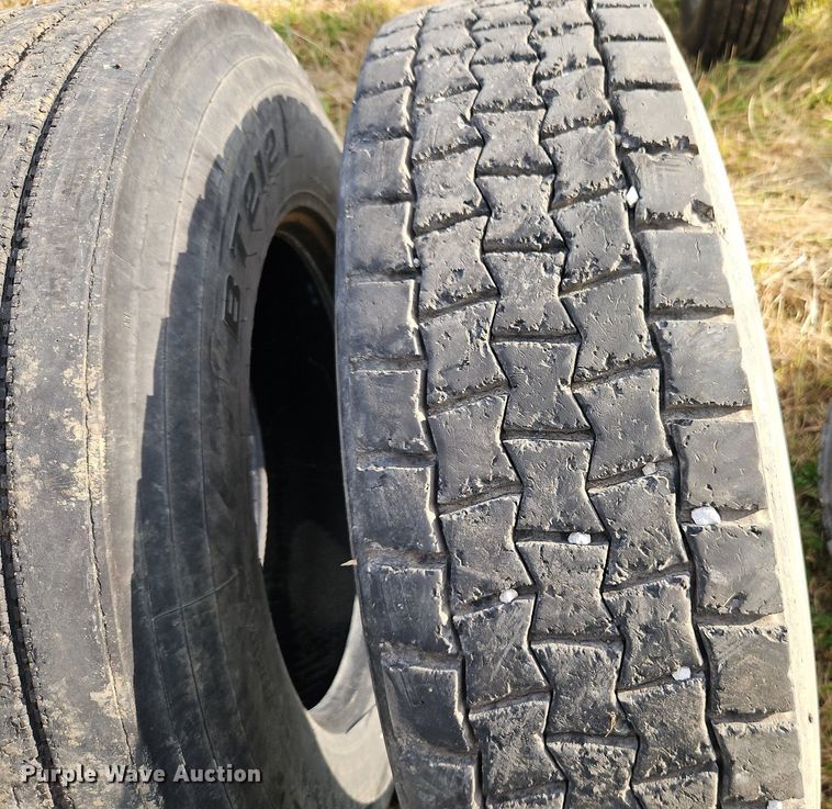 image for item DR8669 (6) 295/75R22.5 tires