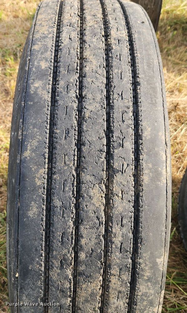 image for item DR8669 (6) 295/75R22.5 tires