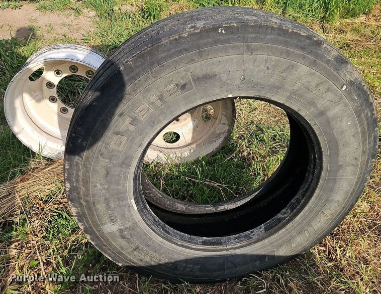 image for item DR8669 (6) 295/75R22.5 tires