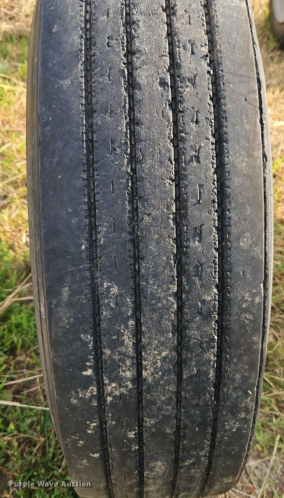 image for item DR8669 (6) 295/75R22.5 tires