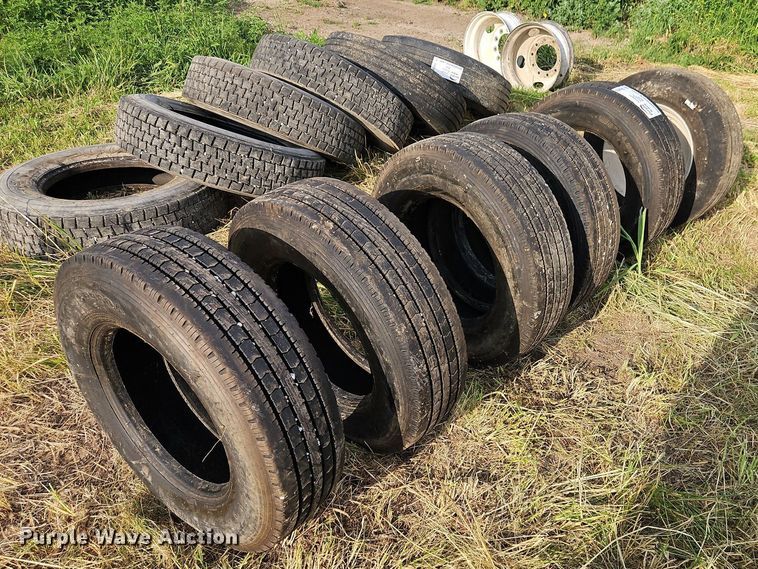 image for item DR8670 235/75R17.5 tires