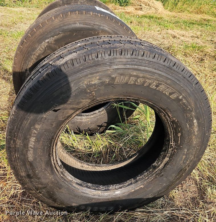 image for item DR8670 235/75R17.5 tires