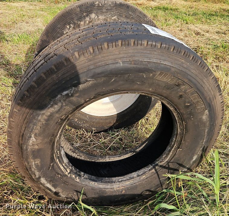 image for item DR8670 235/75R17.5 tires