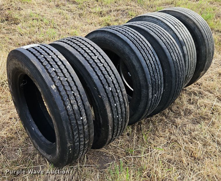 image for item DR8675 (6) 225/70R19.5 tires