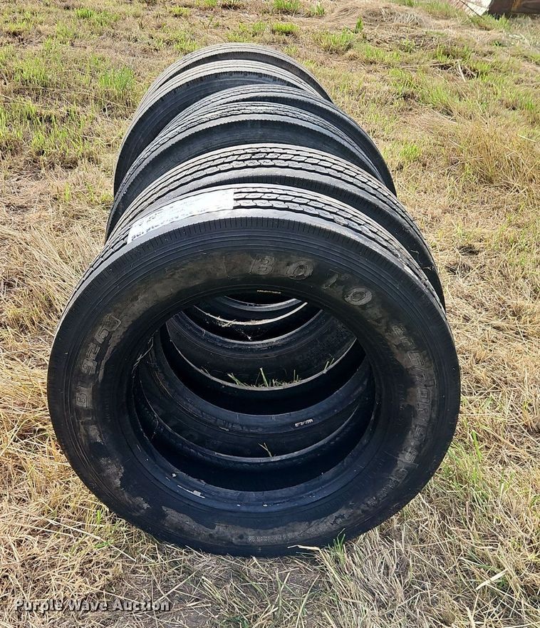 image for item DR8675 (6) 225/70R19.5 tires