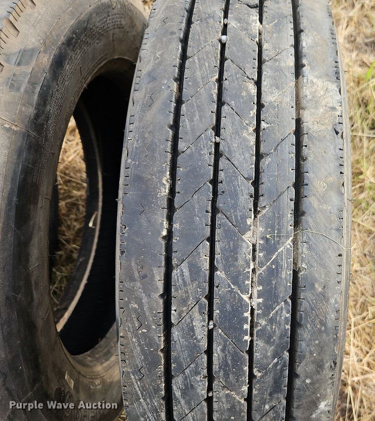 image for item DR8675 (6) 225/70R19.5 tires