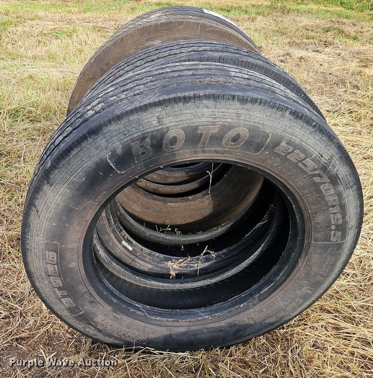 image for item DR8675 (6) 225/70R19.5 tires