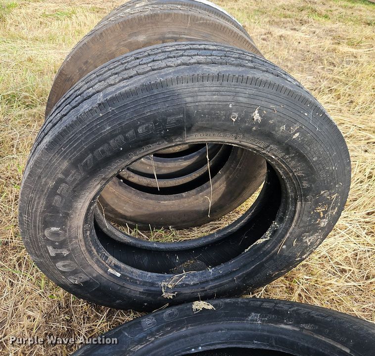 image for item DR8675 (6) 225/70R19.5 tires