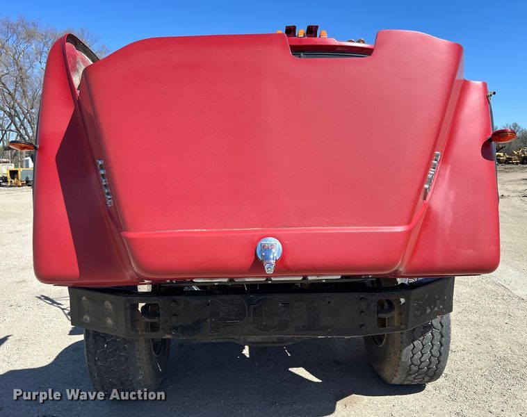 image for item DS0859 1985 Mack DM685S truck cab and chassis