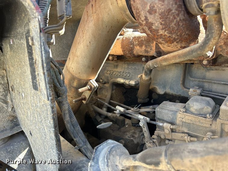 image for item DS0859 1985 Mack DM685S truck cab and chassis