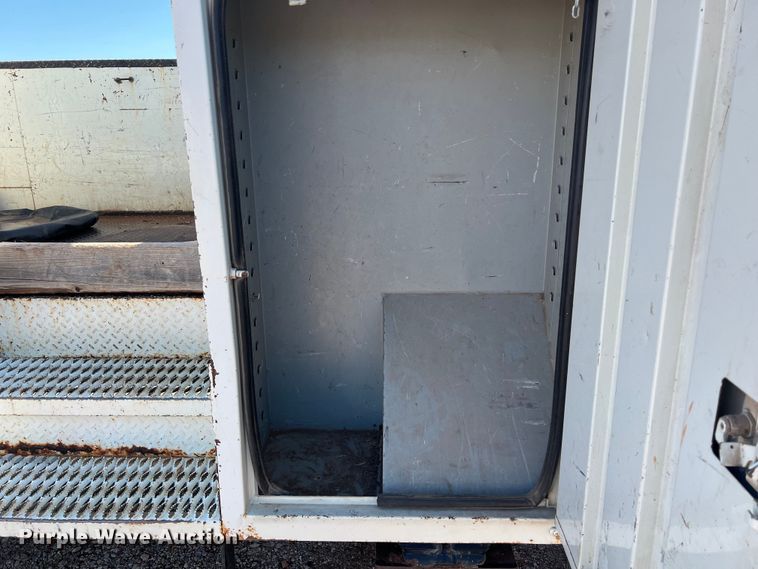 image for item DS3084 2010 International DuraStar 4300 bucket truck