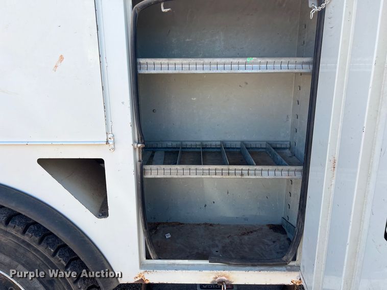 image for item DS3084 2010 International DuraStar 4300 bucket truck