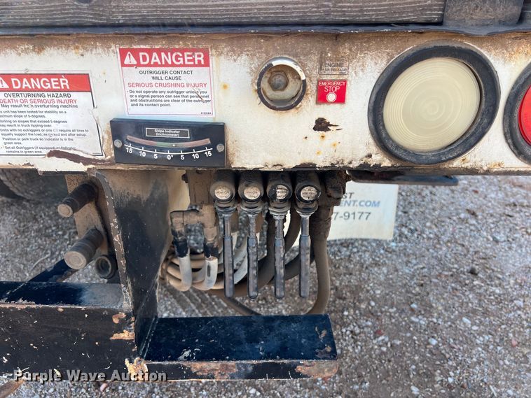 image for item DS3084 2010 International DuraStar 4300 bucket truck