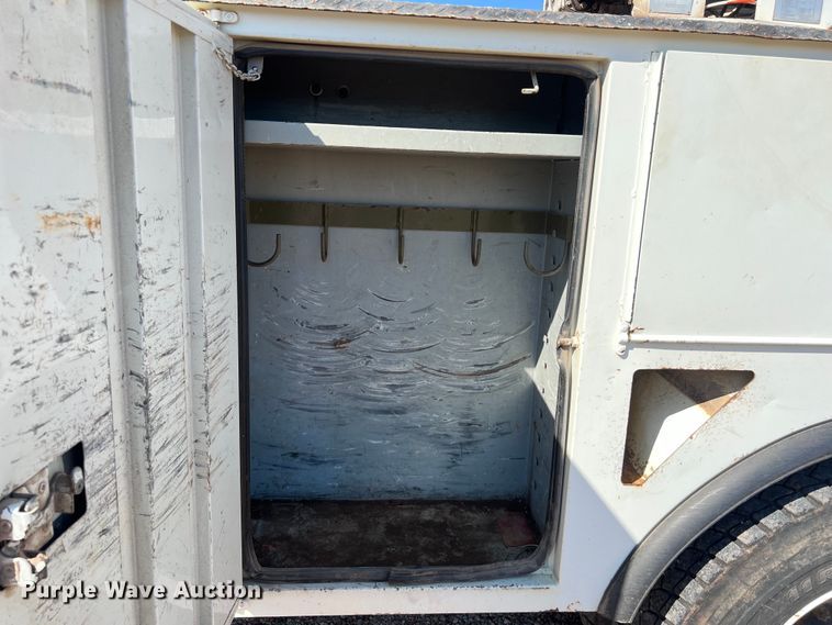 image for item DS3084 2010 International DuraStar 4300 bucket truck