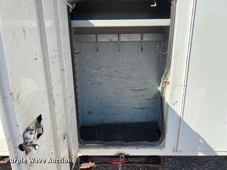 image for item DS3084 2010 International DuraStar 4300 bucket truck