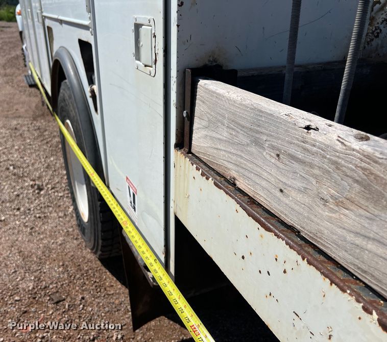 image for item DS3084 2010 International DuraStar 4300 bucket truck