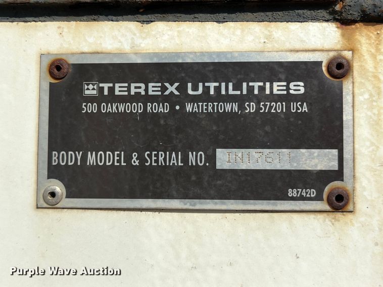 image for item DS3084 2010 International DuraStar 4300 bucket truck