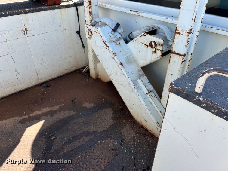 image for item DS3084 2010 International DuraStar 4300 bucket truck